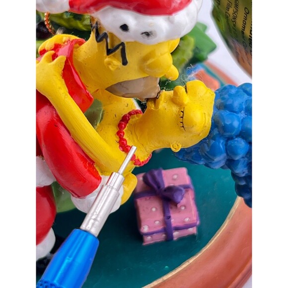 SIMPSONS Bradford Christmas Ornament Illuminated "Merry Kiss-Mas" Homer Marge - Picture 9 of 9